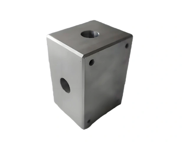 nhà sản xuất linh kiện kim loại bằng máy CNC