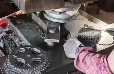 Rơi vật liệu dập