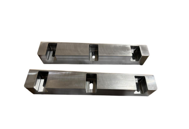Khối Đỡ Bên Phải Chính Xác