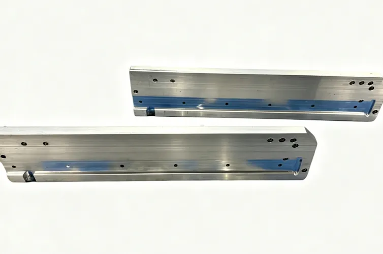 Ray dẫn hướng thanh nhôm định hình gia công CNC chính xác