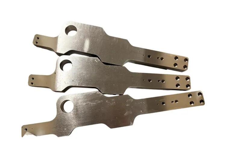 Cánh tay đòn hình dạng đặc biệt từ thép S45C tôi luyện | Khớp nối chịu tải nặng cho thiết bị tự động hóa